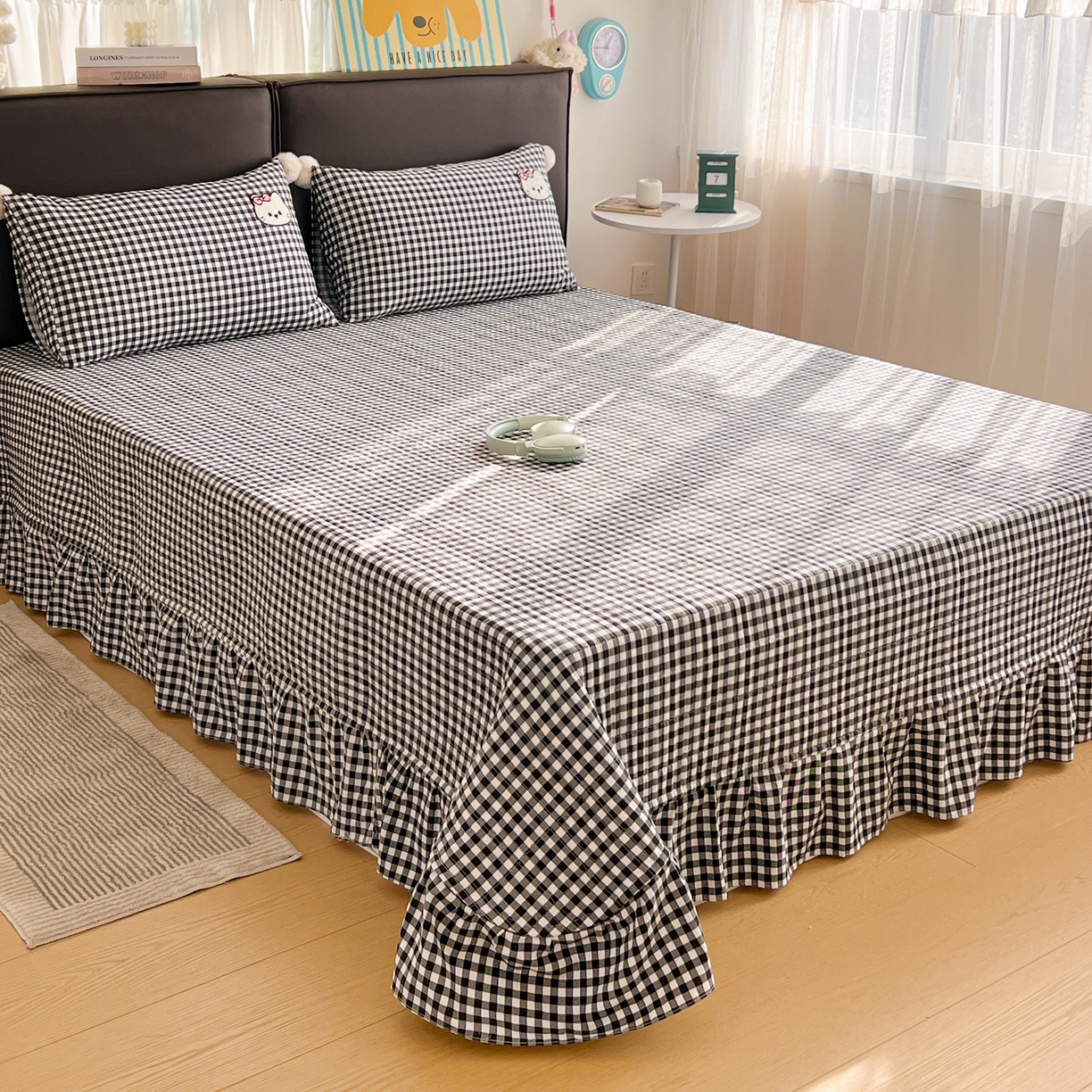 91家纺网 家纺一手货源 找家纺 富米莱单品馆 2026新款水洗棉波点毛巾绣黑格球球款单品 幸福猫咪-紫