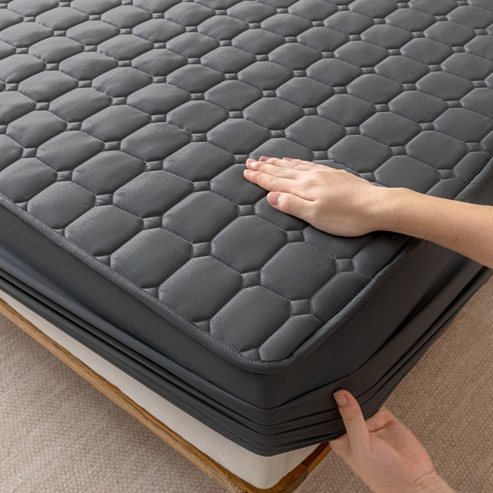 91家纺网 家纺一手货源 找家纺 宇淳 2026跨境外贸水洗棉夹棉单件床签床垫保护套四季通用防滑床罩梦思床垫保护罩三件套非全棉 黑灰