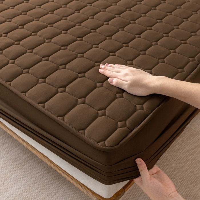 91家纺网 家纺一手货源 找家纺 宇淳 2026跨境外贸水洗棉夹棉单件床签床垫保护套四季通用防滑床罩梦思床垫保护罩三件套非全棉 棕色