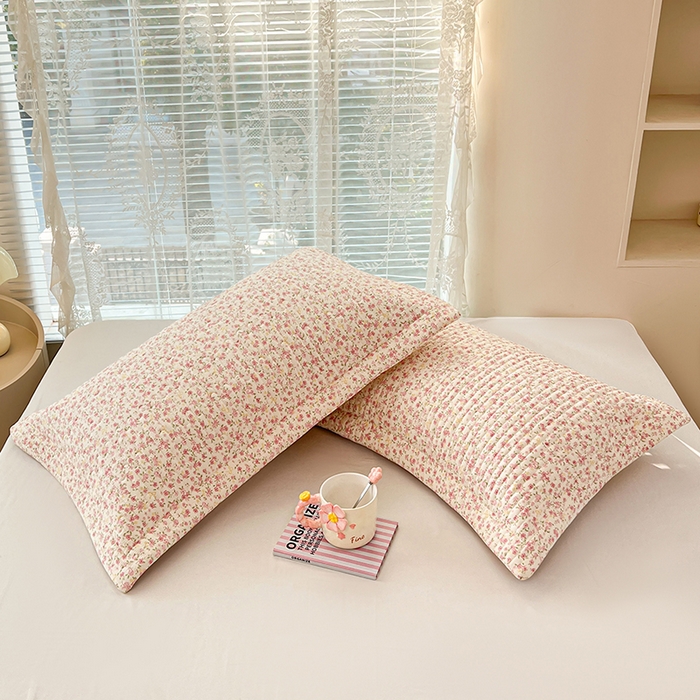 91家纺网 家纺一手货源 找家纺 圣比熊 2025新款A类云朵棉夹棉枕套宿舍单人一只装枕芯内胆套-单人枕套 芊芊花海（压线夹棉）