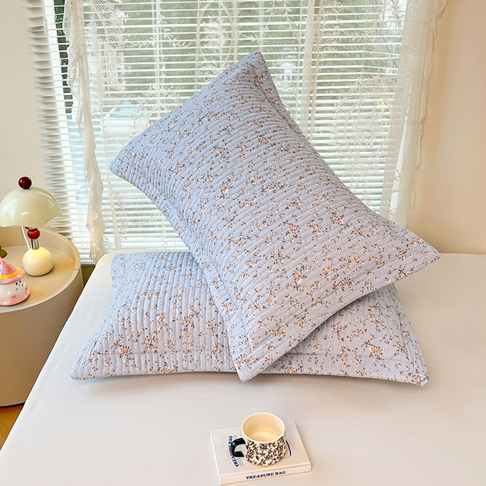 91家纺网 家纺一手货源 找家纺 圣比熊 2025新款A类云朵棉夹棉枕套宿舍单人一只装枕芯内胆套-单人枕套 兰亭序-蓝（压线夹棉）