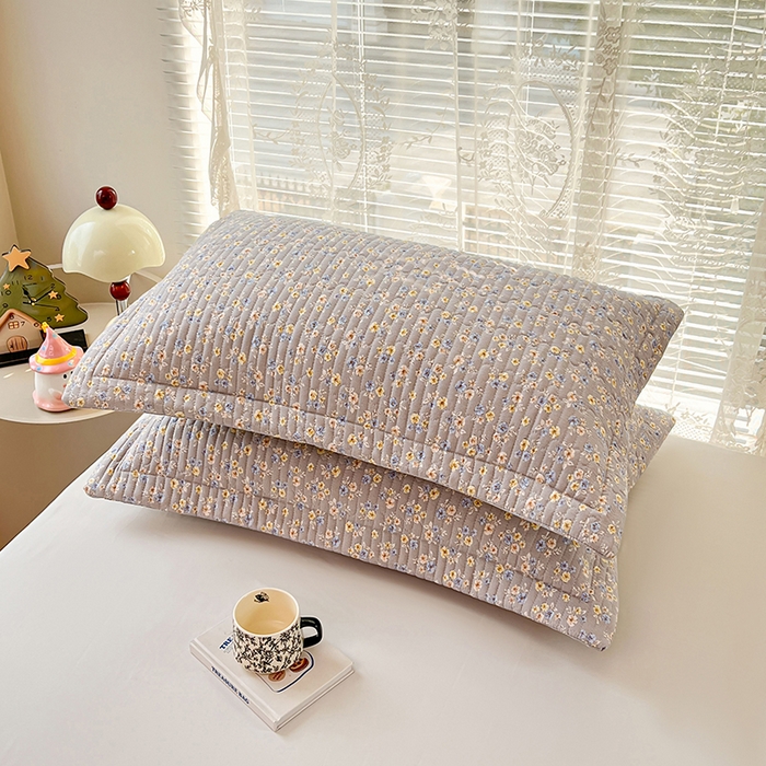 91家纺网 家纺一手货源 找家纺 圣比熊 2025新款A类云朵棉夹棉枕套宿舍单人一只装枕芯内胆套-单人枕套 花无归期（压线夹棉）