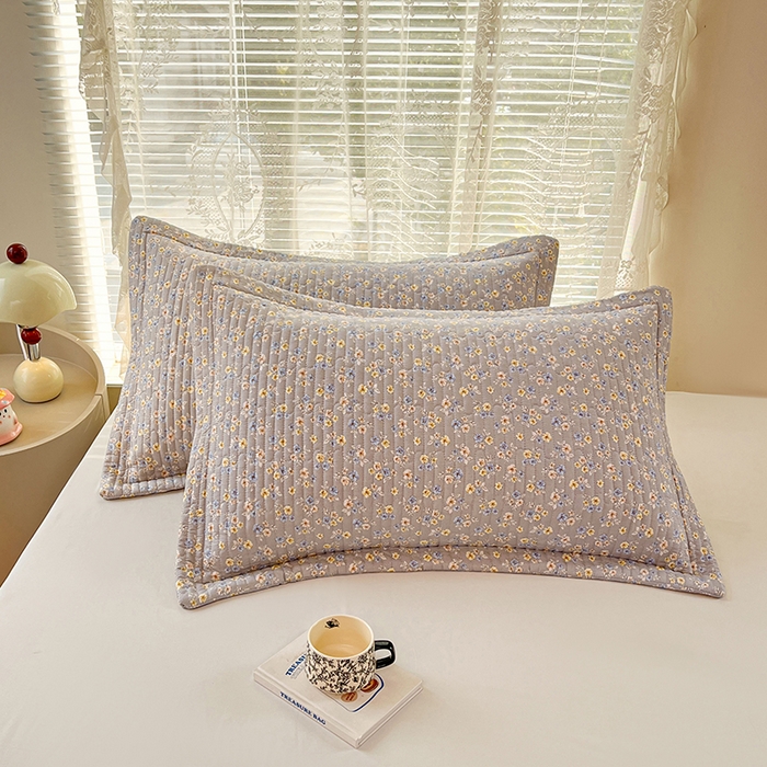 91家纺网 家纺一手货源 找家纺 圣比熊 2025新款A类云朵棉夹棉枕套宿舍单人一只装枕芯内胆套-单人枕套 花无归期（压线夹棉）