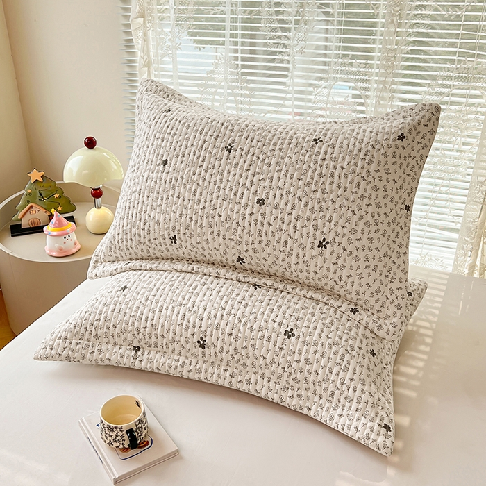 91家纺网 家纺一手货源 找家纺 圣比熊 2025新款A类云朵棉夹棉枕套宿舍单人一只装枕芯内胆套-单人枕套 花无意（压线夹棉）