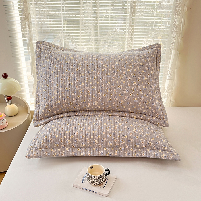 91家纺网 家纺一手货源 找家纺 圣比熊 2025新款A类云朵棉夹棉枕套宿舍单人一只装枕芯内胆套-单人枕套 花无归期（压线夹棉）