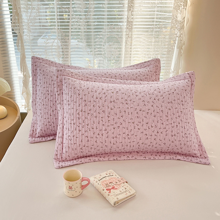 91家纺网 家纺一手货源 找家纺 圣比熊 2025新款A类云朵棉夹棉枕套宿舍单人一只装枕芯内胆套-单人枕套 爱丽丝-粉（压线夹棉）