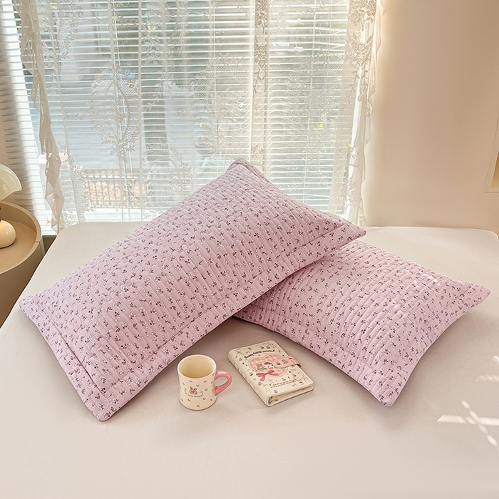 91家纺网 家纺一手货源 找家纺 圣比熊 2025新款A类云朵棉夹棉枕套宿舍单人一只装枕芯内胆套-单人枕套 爱丽丝-粉（压线夹棉）