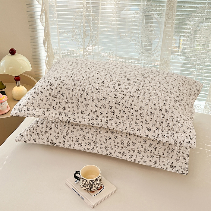 91家纺网 家纺一手货源 找家纺 圣比熊 2025新款A类云朵棉夹棉枕套宿舍单人一只装枕芯内胆套-单人枕套 花间迷离（压线夹棉）