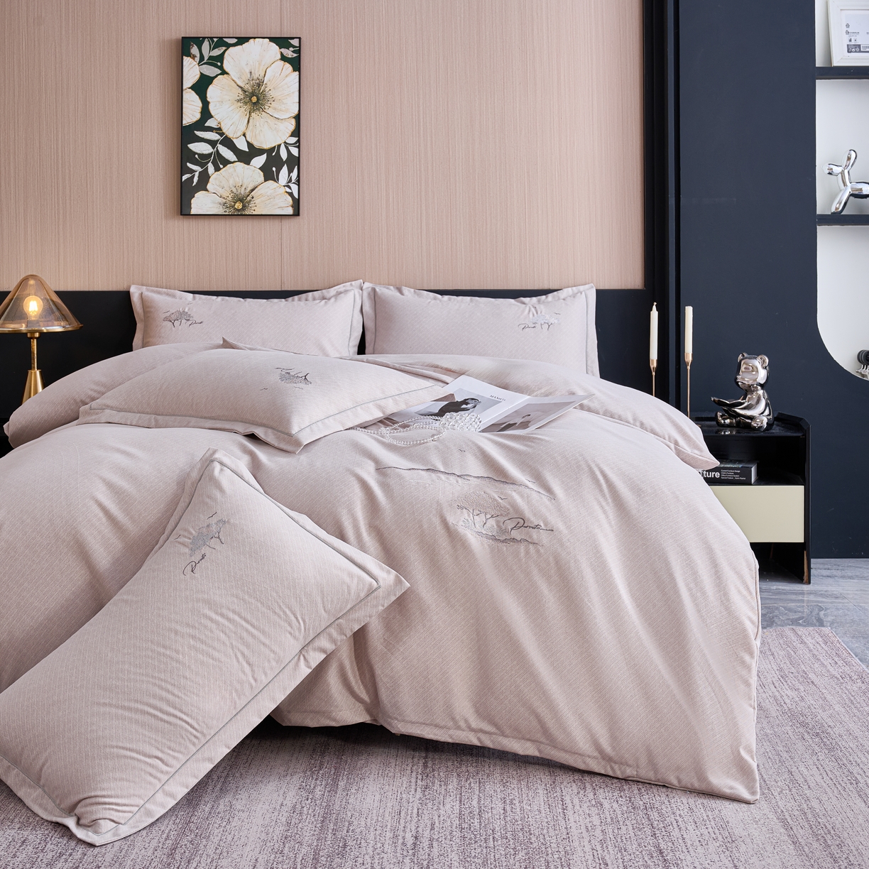 91家纺网 家纺一手货源 找家纺 喜四方 2026年新款加厚全棉印花加绣花四件套 丛林记忆-卡其