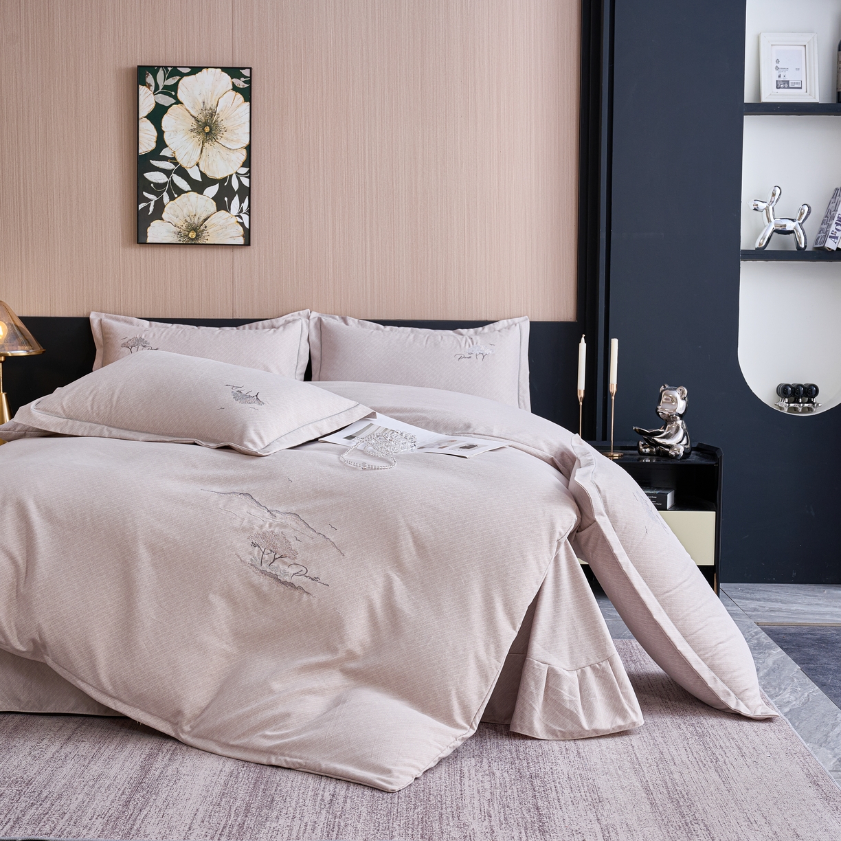 91家纺网 家纺一手货源 找家纺 喜四方 2026年新款加厚全棉印花加绣花四件套 丛林记忆-卡其