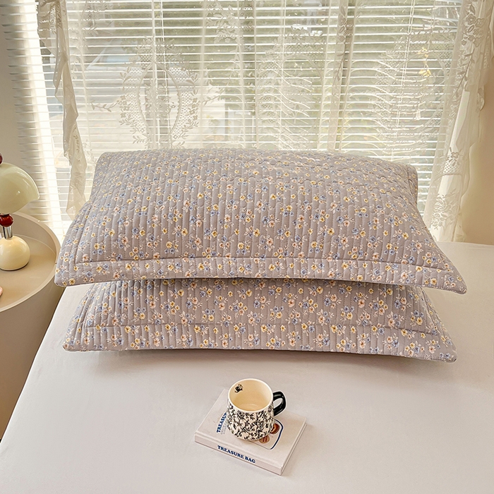 91家纺网 家纺一手货源 找家纺 梦舒羽 2025新款A类云朵棉夹棉枕套宿舍单人一只装枕芯内胆套-单人枕套 花无归期（压线夹棉）