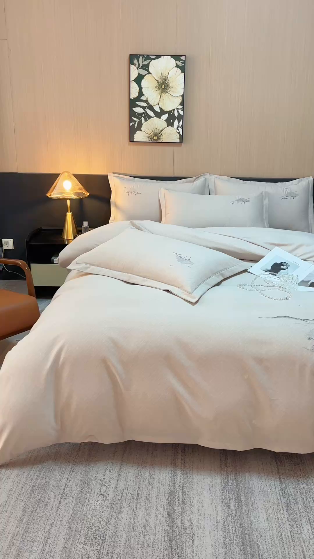 91家纺网 家纺一手货源 找家纺 喜四方 2026年新款加厚全棉印花加绣花四件套 丛林记忆-卡其