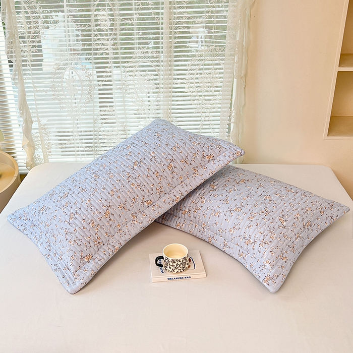 91家纺网 家纺一手货源 找家纺 圣比熊 2025新款A类云朵棉夹棉枕套宿舍单人一只装枕芯内胆套-单人枕套 兰亭序-蓝（压线夹棉）