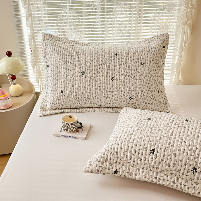 91家纺网 家纺一手货源 找家纺 梦舒羽 2025新款A类云朵棉夹棉枕套宿舍单人一只装枕芯内胆套-单人枕套 花无意（压线夹棉）