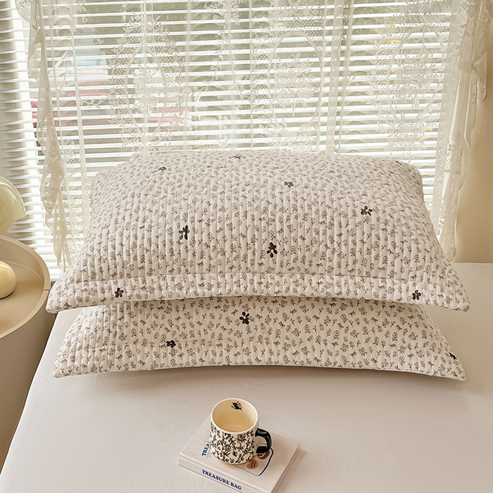 91家纺网 家纺一手货源 找家纺 梦舒羽 2025新款A类云朵棉夹棉枕套宿舍单人一只装枕芯内胆套-单人枕套 花无意（压线夹棉）