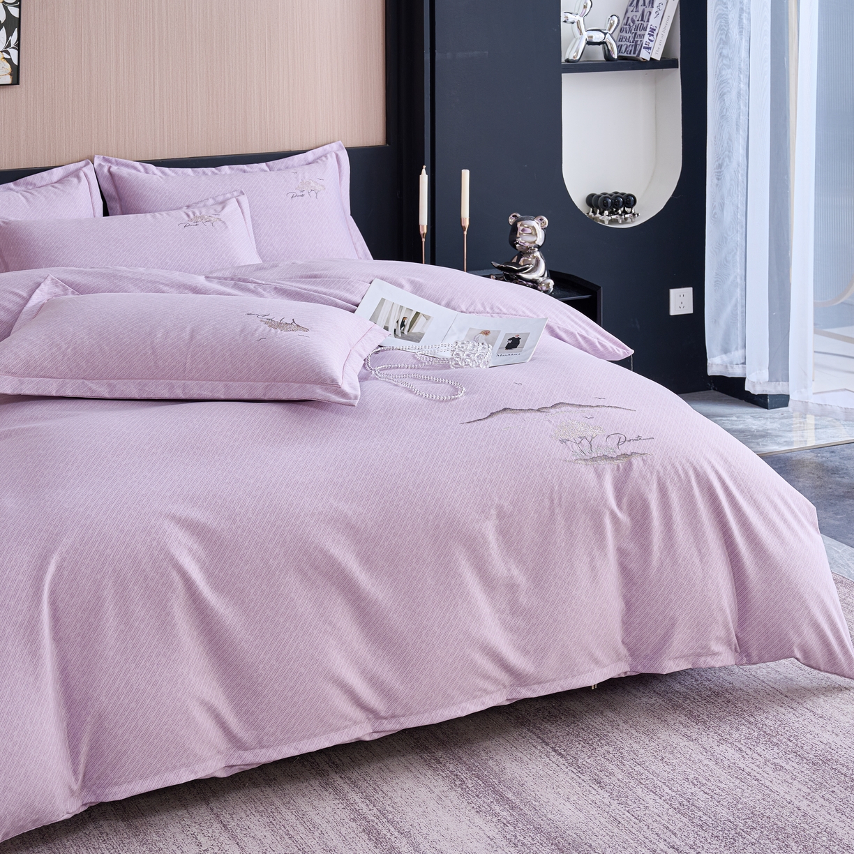 91家纺网 家纺一手货源 找家纺 喜四方 2026年新款加厚全棉印花加绣花四件套 丛林记忆-紫