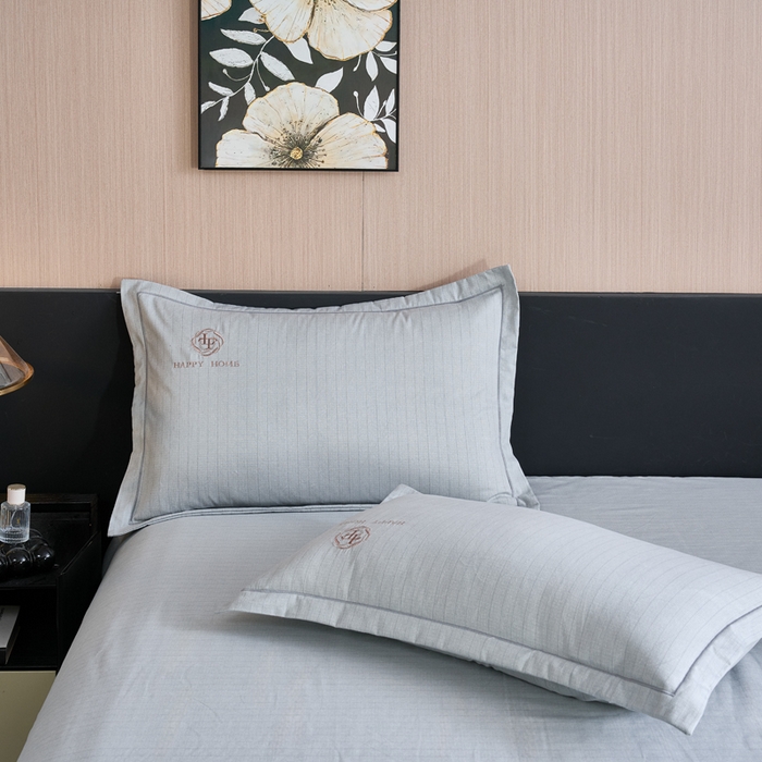 91家纺网 家纺一手货源 找家纺 喜四方 2026年新款加厚全棉印花加绣花四件套 绅士格调-灰