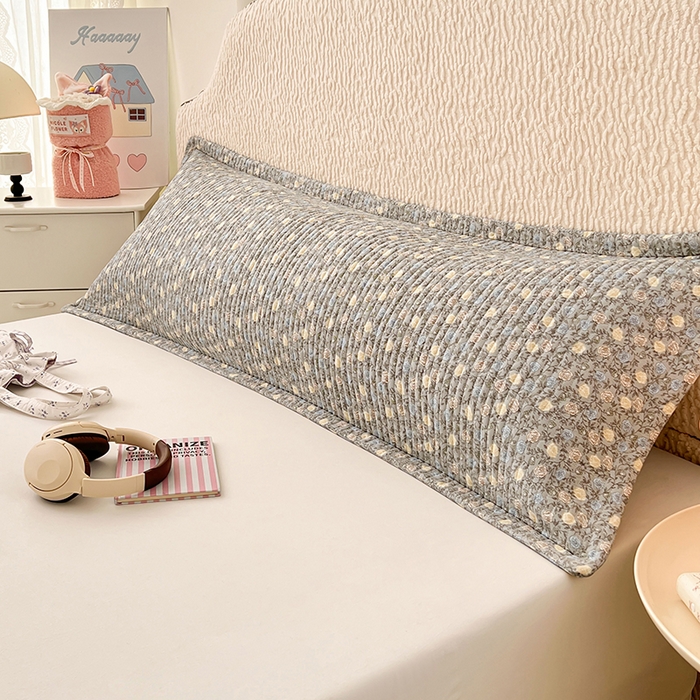 91家纺网 家纺一手货源 找家纺 圣比熊 2025新款A类云朵棉夹棉枕套宿舍单人一只装枕芯内胆套-双人枕套 海棠花开（压线夹棉）