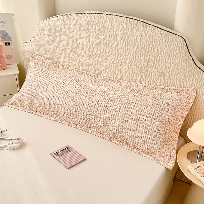 91家纺网 家纺一手货源 找家纺 圣比熊 2025新款A类云朵棉夹棉枕套宿舍单人一只装枕芯内胆套-双人枕套 芊芊花海（压线夹棉）