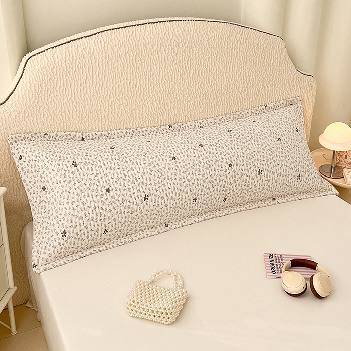 91家纺网 家纺一手货源 找家纺 圣比熊 2025新款A类云朵棉夹棉枕套宿舍单人一只装枕芯内胆套-双人枕套 花无意（压线夹棉）