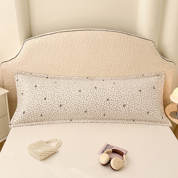 91家纺网 家纺一手货源 找家纺 圣比熊 2025新款A类云朵棉夹棉枕套宿舍单人一只装枕芯内胆套-双人枕套 花无意（压线夹棉）