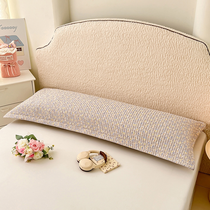 91家纺网 家纺一手货源 找家纺 圣比熊 2025新款A类云朵棉夹棉枕套宿舍单人一只装枕芯内胆套-双人枕套 花无归期（压线夹棉）