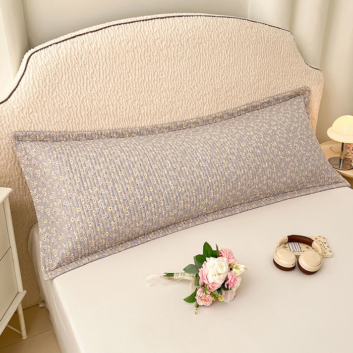 91家纺网 家纺一手货源 找家纺 圣比熊 2025新款A类云朵棉夹棉枕套宿舍单人一只装枕芯内胆套-双人枕套 花无归期（压线夹棉）