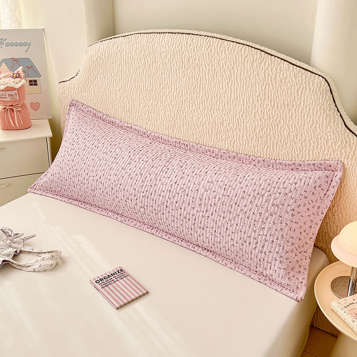 91家纺网 家纺一手货源 找家纺 圣比熊 2025新款A类云朵棉夹棉枕套宿舍单人一只装枕芯内胆套-双人枕套 爱丽丝-粉（压线夹棉）