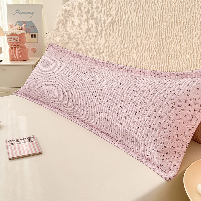 91家纺网 家纺一手货源 找家纺 圣比熊 2025新款A类云朵棉夹棉枕套宿舍单人一只装枕芯内胆套-双人枕套 爱丽丝-粉（压线夹棉）