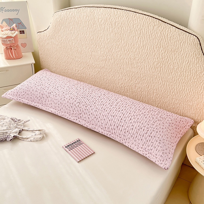 91家纺网 家纺一手货源 找家纺 圣比熊 2025新款A类云朵棉夹棉枕套宿舍单人一只装枕芯内胆套-双人枕套 爱丽丝-粉（压线夹棉）