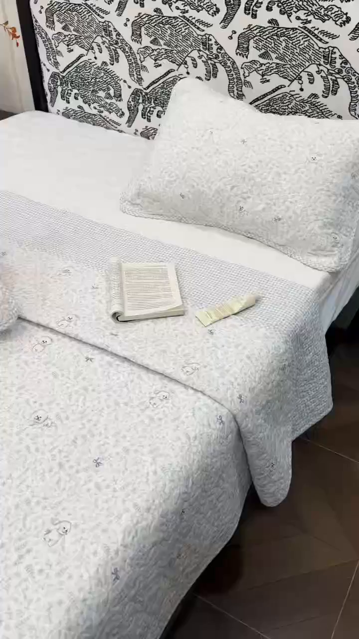 91家纺网 家纺一手货源 找家纺 床盖工厂店 2025新款双面全棉小包边床盖三件套 奶霜啵啵狗