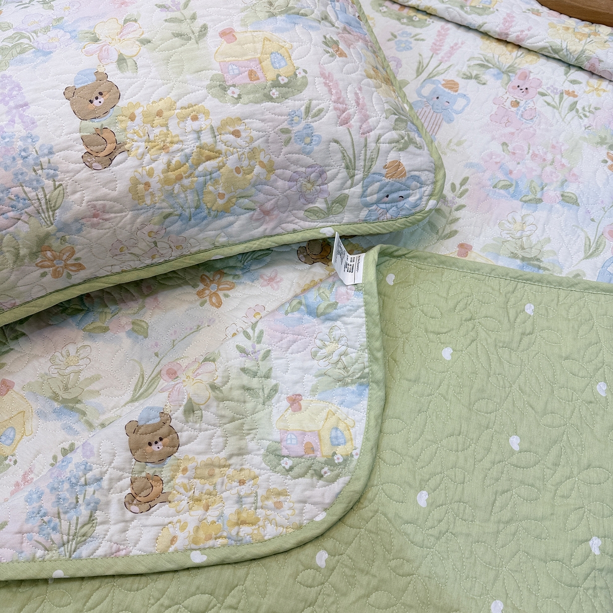 91家纺网 家纺一手货源 找家纺 床盖工厂店 2025新款双面全棉小包边床盖三件套 春游手记