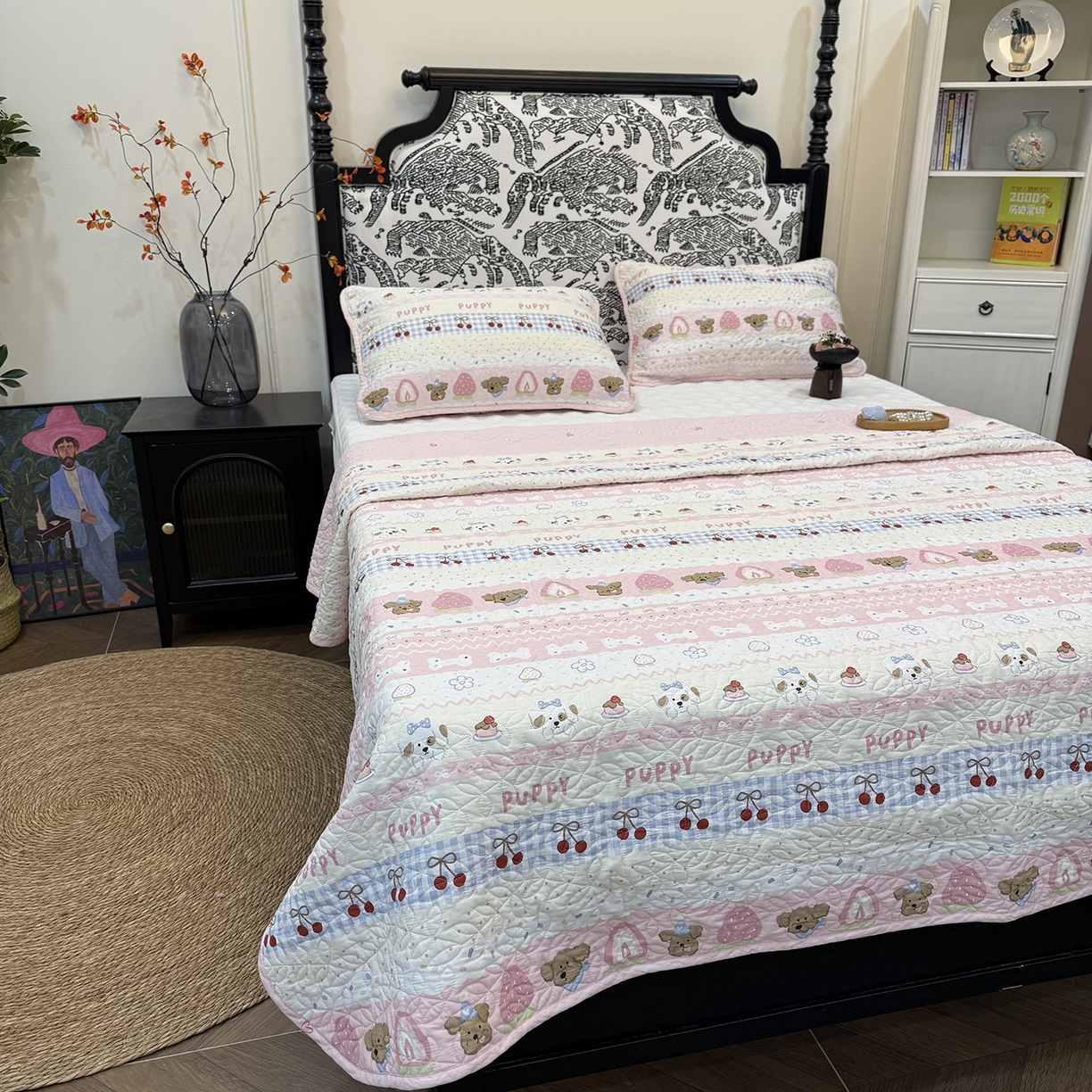 91家纺网 家纺一手货源 找家纺 床盖工厂店 2025新款双面全棉小包边床盖三件套 莓莓柯基