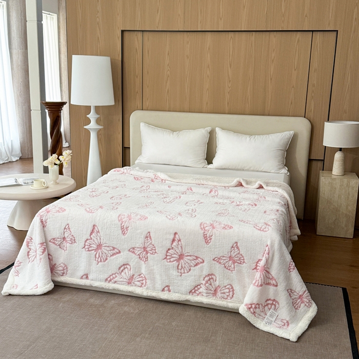 91家纺网 家纺一手货源 找家纺 （总）丹本家纺 2026新款双层阳离子提花蝴蝶色织多功能盖毯塔芙绒羊羔绒毛毯毯