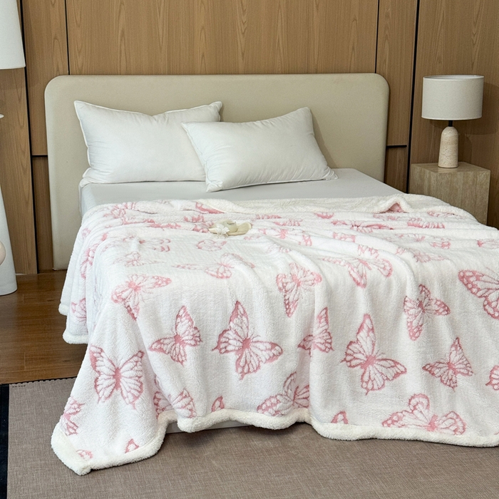 91家纺网 家纺一手货源 找家纺 （总）丹本家纺 2026新款双层阳离子提花蝴蝶色织多功能盖毯塔芙绒羊羔绒毛毯毯