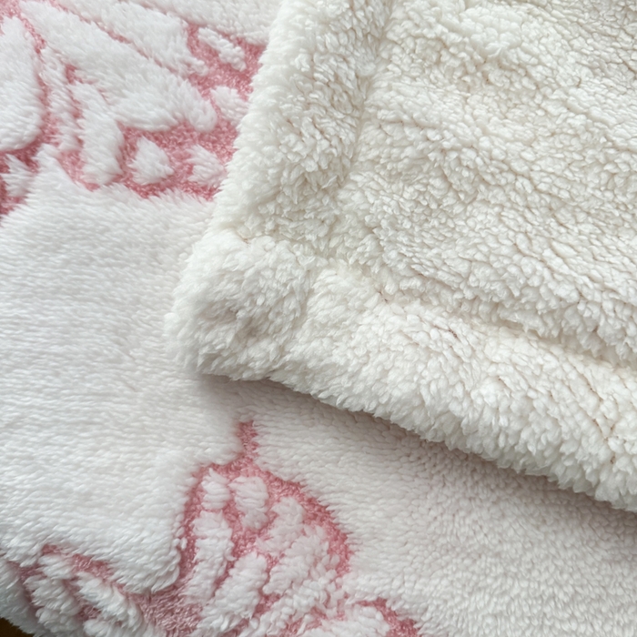 91家纺网 家纺一手货源 找家纺 （总）丹本家纺 2026新款双层阳离子提花蝴蝶色织多功能盖毯塔芙绒羊羔绒毛毯毯