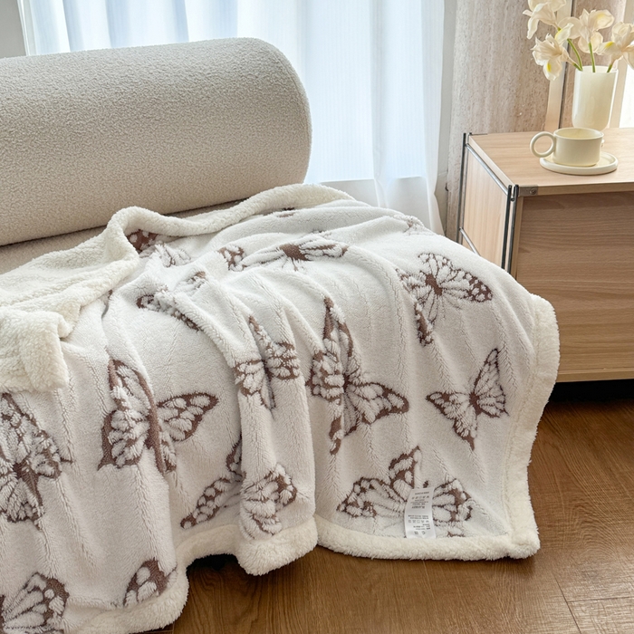 91家纺网 家纺一手货源 找家纺 丹本家纺 2026新款双层阳离子提花蝴蝶色织多功能盖毯塔芙绒羊羔绒毛毯毯 双层蝴蝶咖