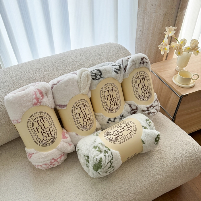 91家纺网 家纺一手货源 找家纺 丹本家纺 2026新款双层阳离子提花蝴蝶色织多功能盖毯塔芙绒羊羔绒毛毯毯 组合图仅展示