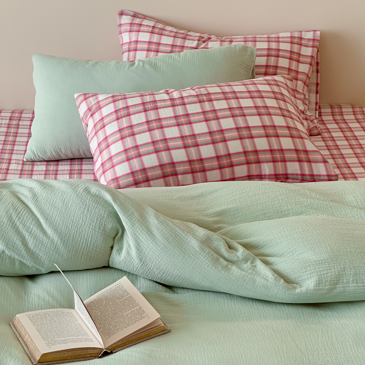 91家纺网 家纺一手货源 找家纺 （总）山舍家居 2026新款全棉色织双层皱皱纱色织格子皱纱纯色混搭系列四件套