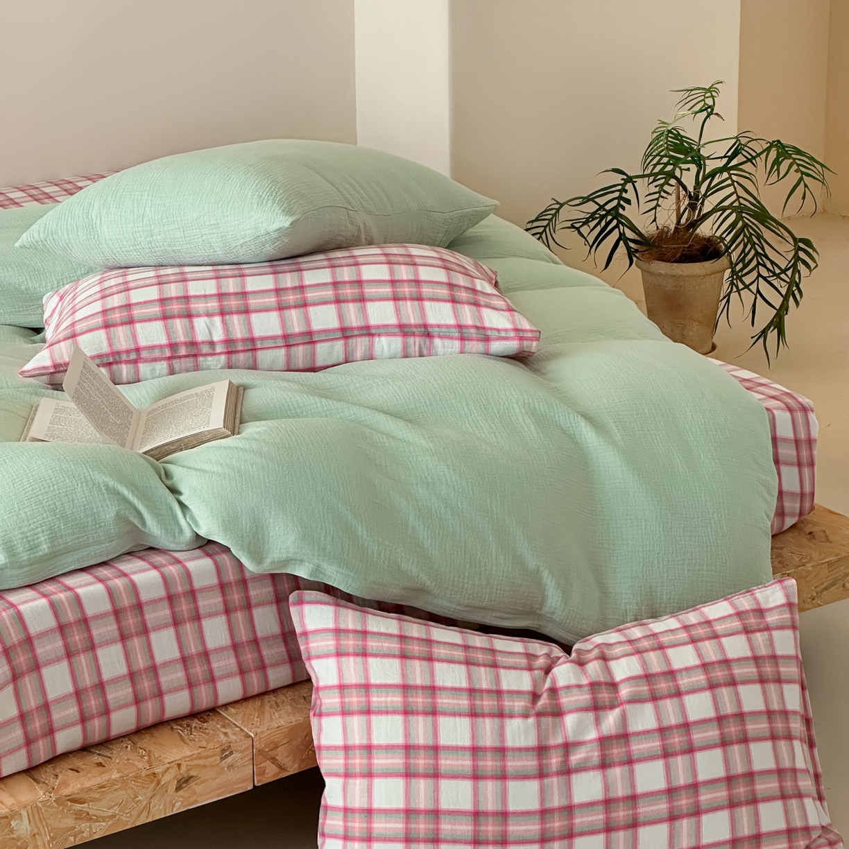 91家纺网 家纺一手货源 找家纺 （总）山舍家居 2026新款全棉色织双层皱皱纱色织格子皱纱纯色混搭系列四件套