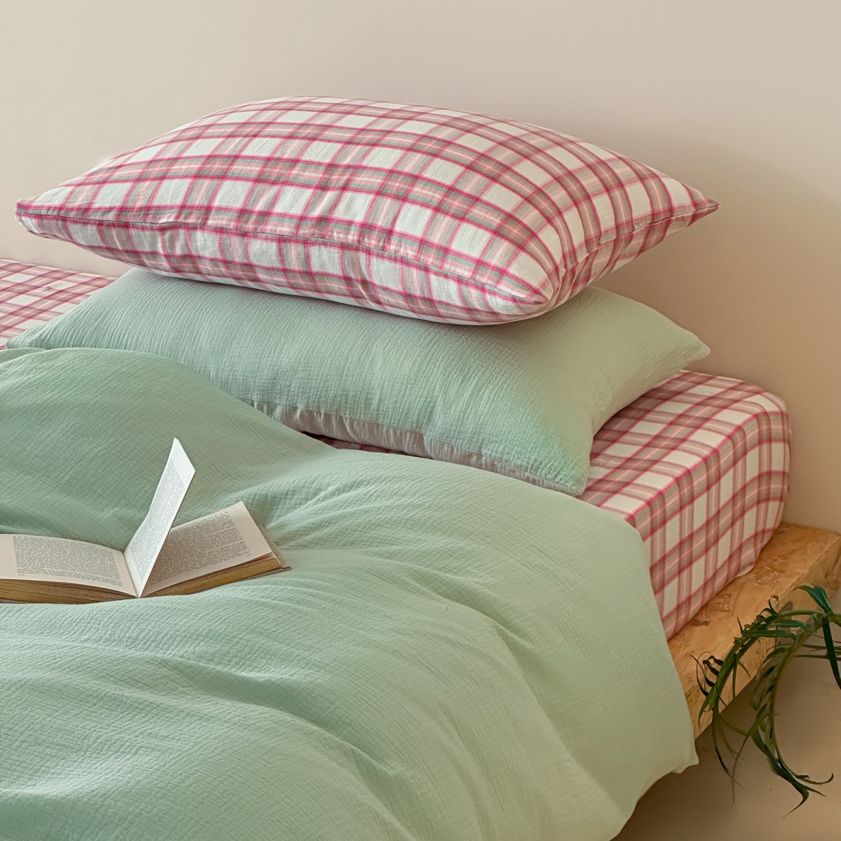 91家纺网 家纺一手货源 找家纺 （总）山舍家居 2026新款全棉色织双层皱皱纱色织格子皱纱纯色混搭系列四件套