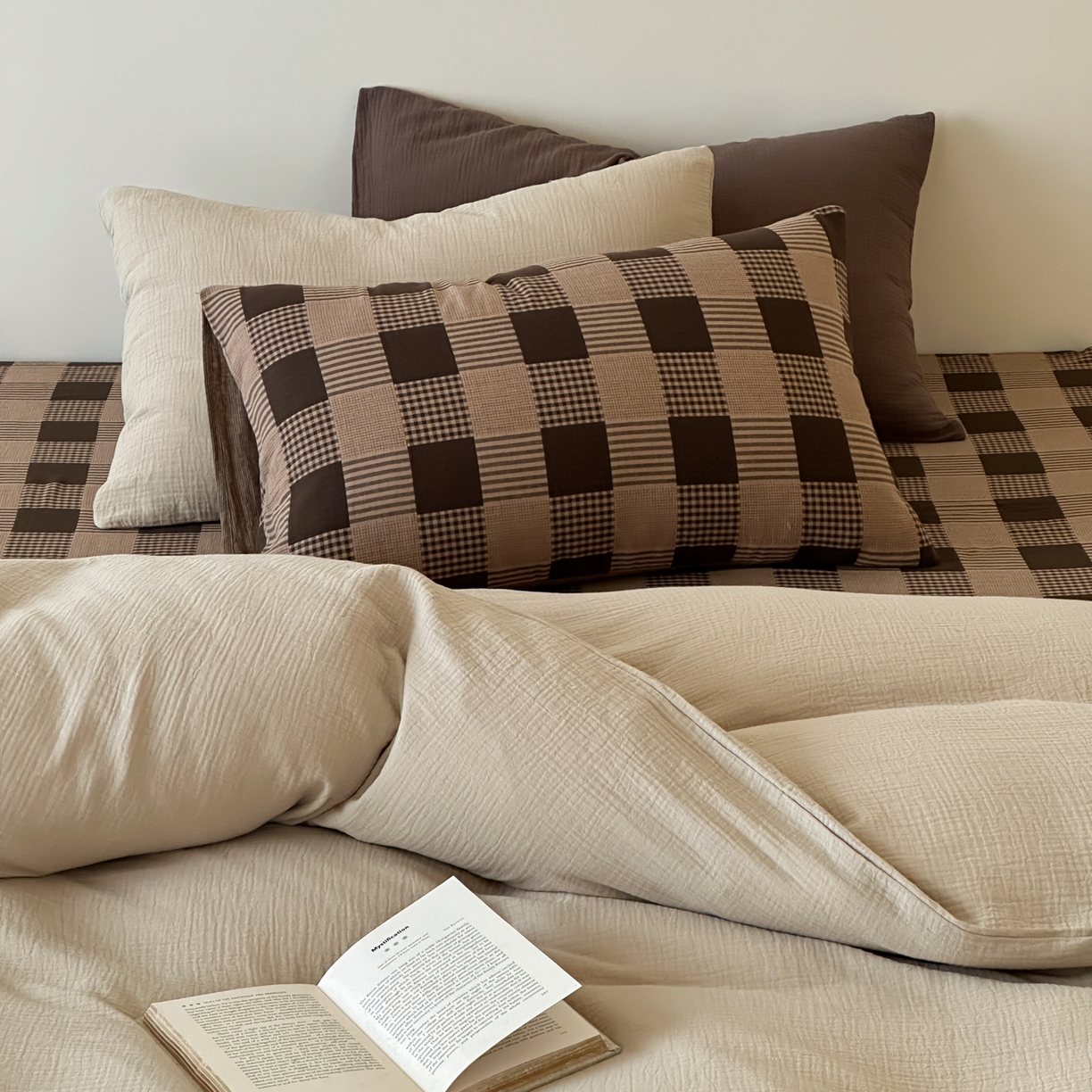 91家纺网 家纺一手货源 找家纺 山舍家居 2026新款全棉色织双层皱皱纱色织格子皱纱纯色混搭系列四件套 素澜