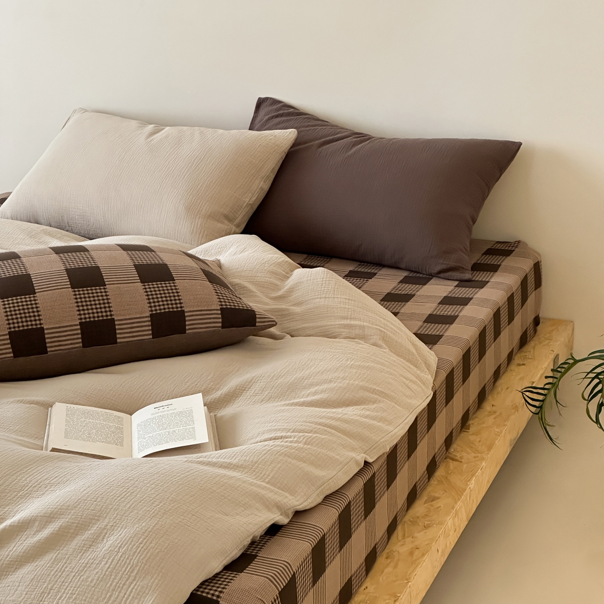 91家纺网 家纺一手货源 找家纺 山舍家居 2026新款全棉色织双层皱皱纱色织格子皱纱纯色混搭系列四件套 素澜