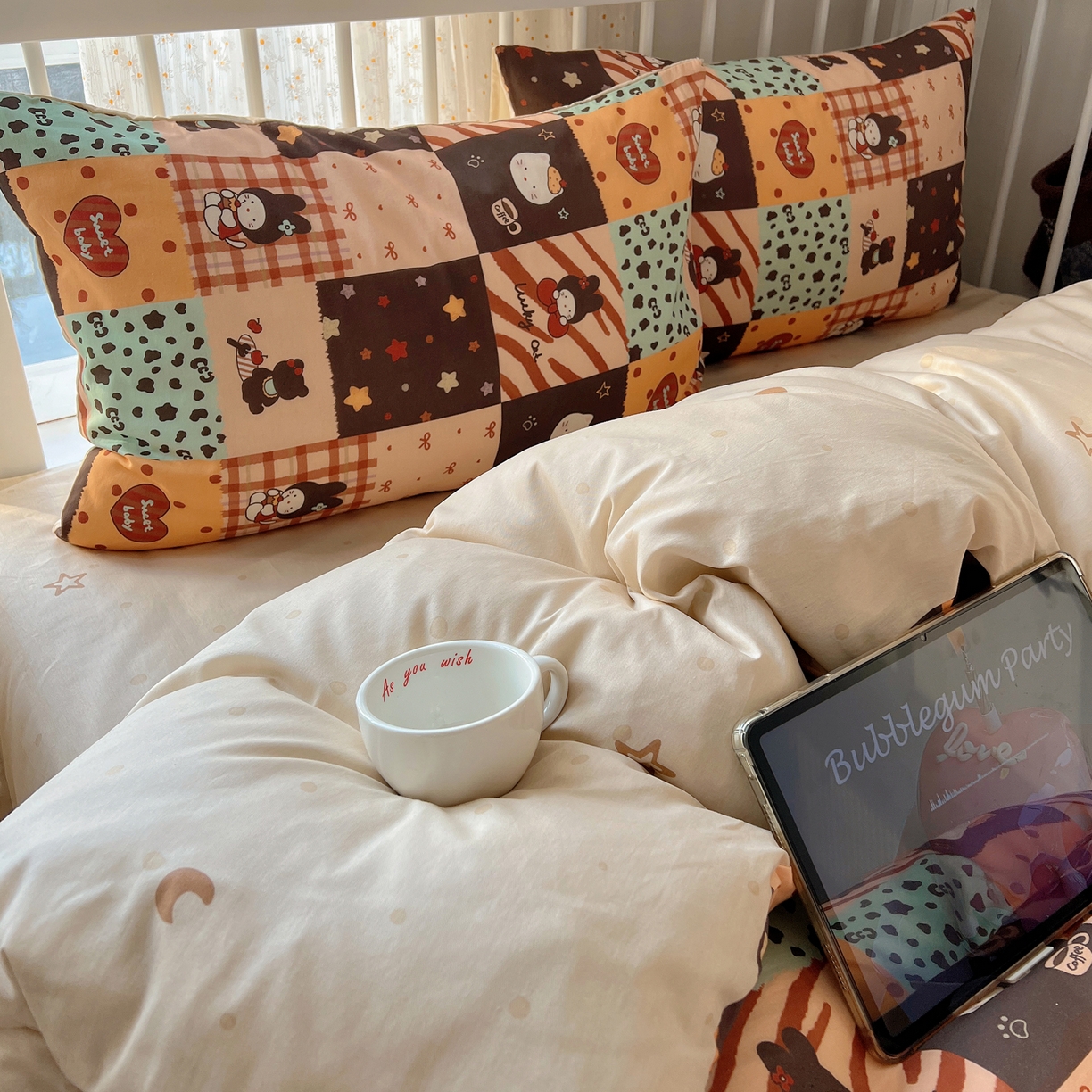 91家纺网 家纺一手货源 找家纺 桃喜 2026新款全棉40支12868四件套-小猫系列 蛋糕咖啡猫