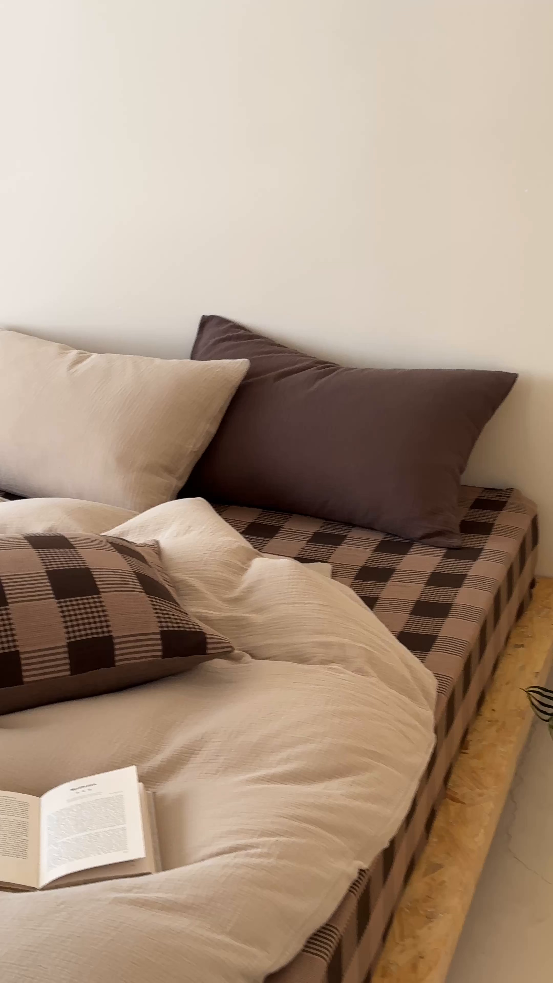 91家纺网 家纺一手货源 找家纺 山舍家居 2026新款全棉色织双层皱皱纱色织格子皱纱纯色混搭系列四件套 素澜