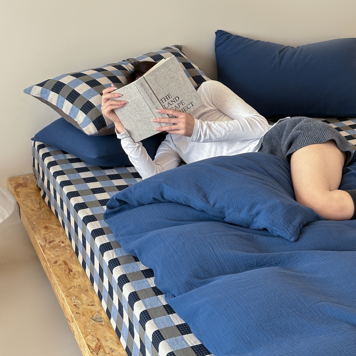 91家纺网 家纺一手货源 找家纺 山舍家居 2026新款全棉色织双层皱皱纱色织格子皱纱纯色混搭系列四件套 远屿