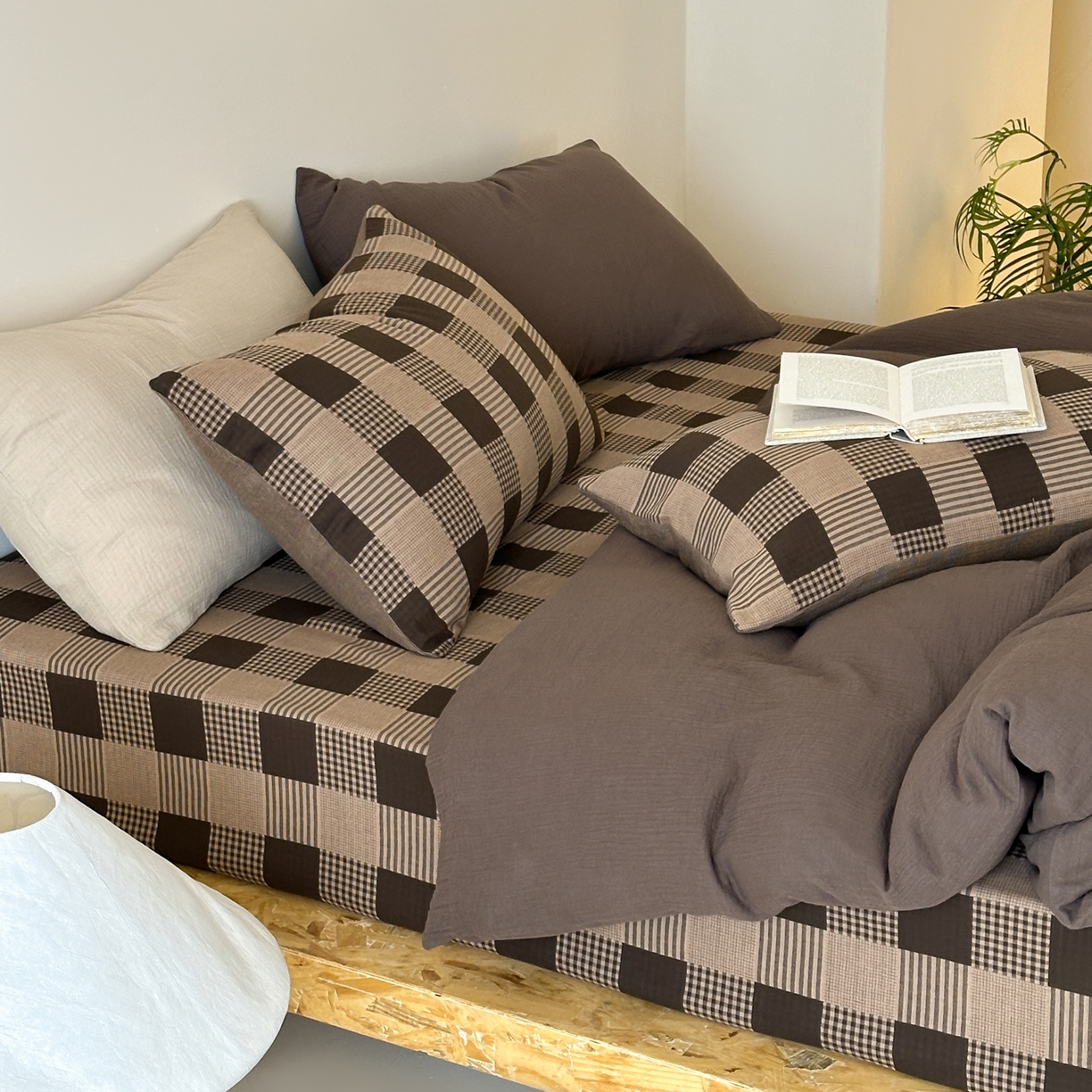 91家纺网 家纺一手货源 找家纺 山舍家居 2026新款全棉色织双层皱皱纱色织格子皱纱纯色混搭系列四件套 织界