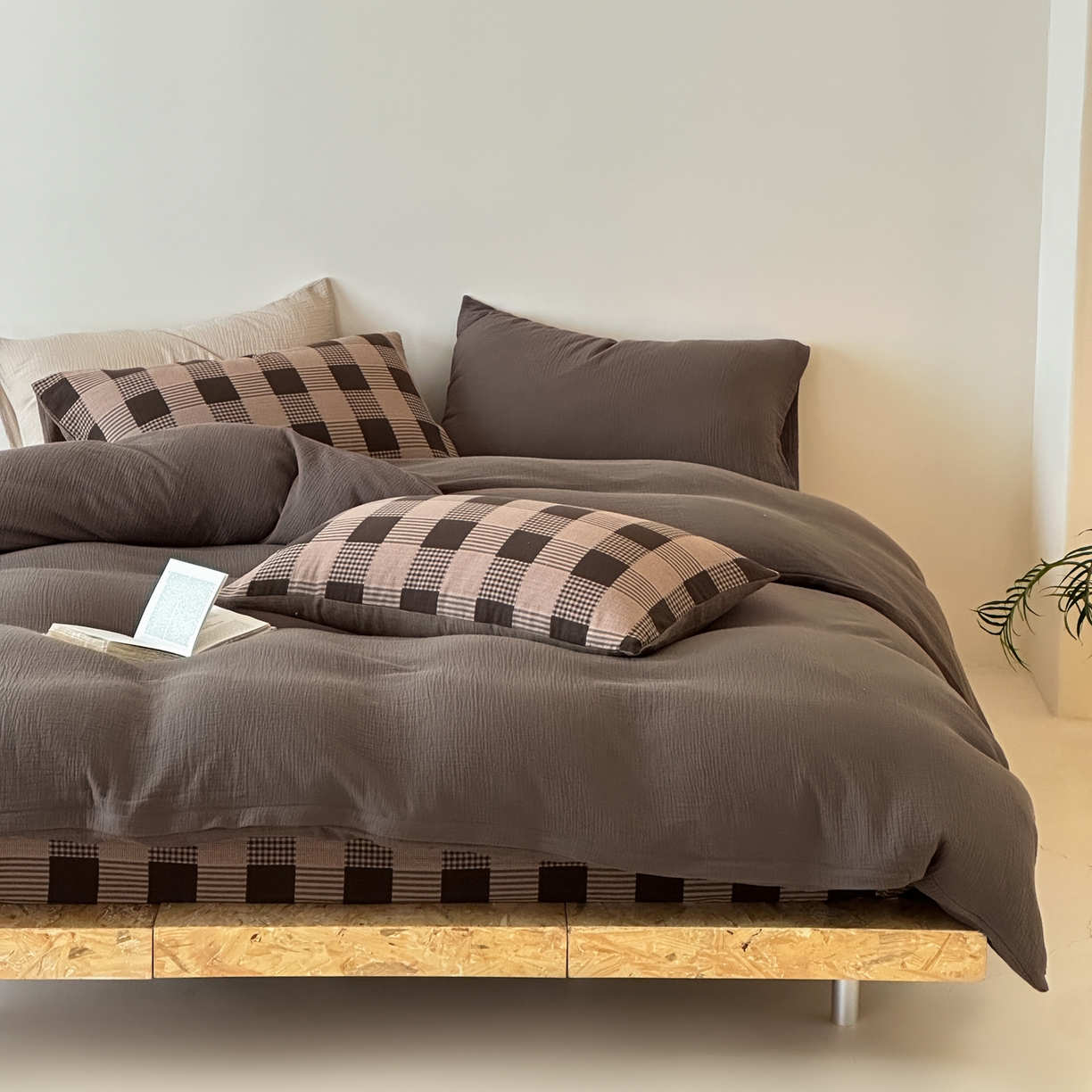 91家纺网 家纺一手货源 找家纺 山舍家居 2026新款全棉色织双层皱皱纱色织格子皱纱纯色混搭系列四件套 织界