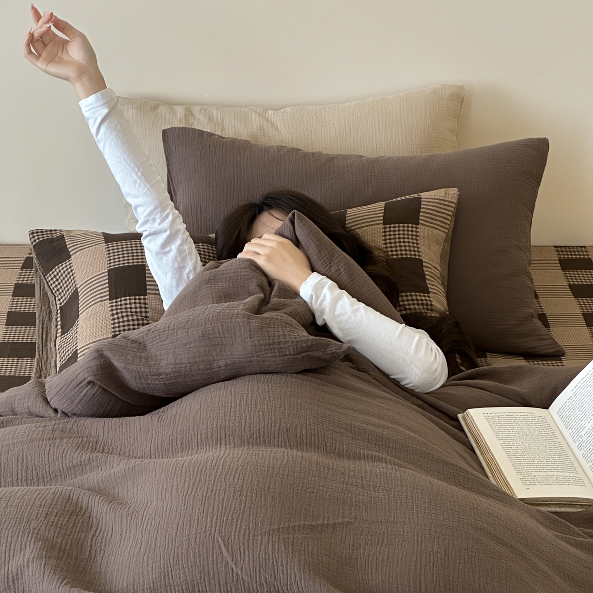 91家纺网 家纺一手货源 找家纺 山舍家居 2026新款全棉色织双层皱皱纱色织格子皱纱纯色混搭系列四件套 织界