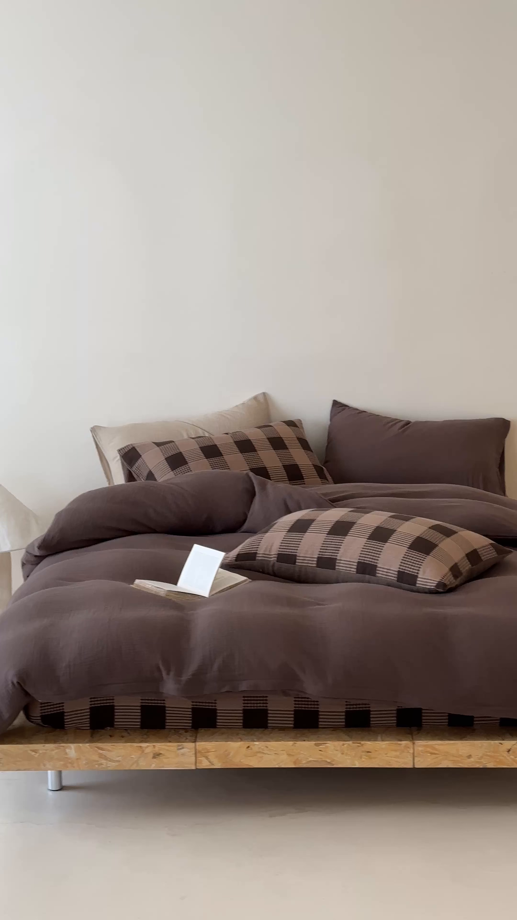 91家纺网 家纺一手货源 找家纺 山舍家居 2026新款全棉色织双层皱皱纱色织格子皱纱纯色混搭系列四件套 织界